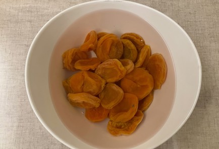 Фото шага рецепта Печенье с курагой сушеной вишней и грецкими орехами 175473 шаг 1  