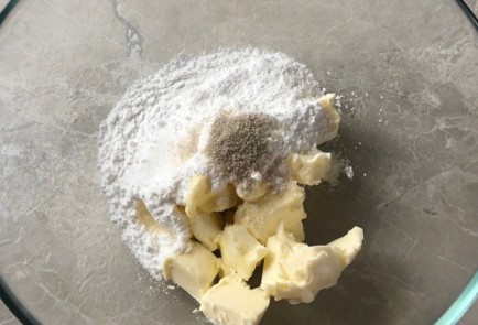 Фото шага рецепта Печенье с вареньем 174349 шаг 2  