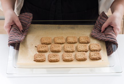 Фото шага рецепта Печенье спекулос 151897 шаг 9  