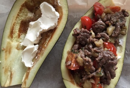 Фото шага рецепта Печеные баклажаны с фаршем и сыром дорблю 139023 шаг 4  