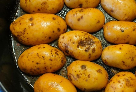 Фото шага рецепта Печеный картофель с сыром 191302 шаг 7  