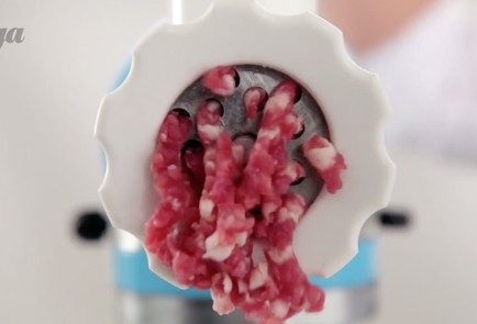 Фото шага рецепта Пельмени из яичного теста с имбирной бараниной 17877 шаг 2