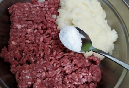 Фото шага рецепта Пельмени с говядиной 188576 шаг 6  