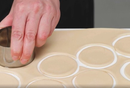 Фото шага рецепта Пельмени с индейкой 175266 шаг 9  