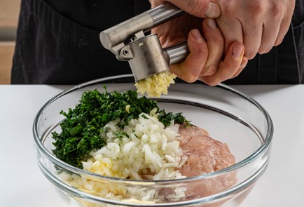 Фото шага рецепта Пельмени с курицей 175426 шаг 9  