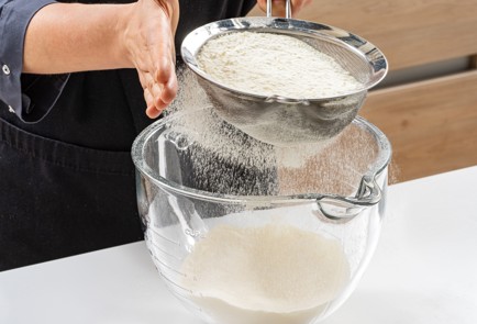 Фото шага рецепта Пельмени с мясом 175424 шаг 2  