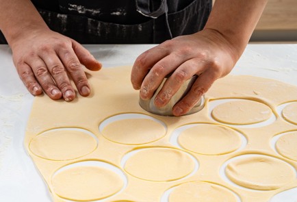 Фото шага рецепта Пельмени с мясом 175424 шаг 9  