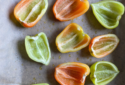 Фото шага рецепта Перцы запеченные с куриным фаршем под сырной корочкой 151452 шаг 2  