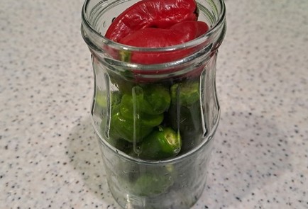 Фото шага рецепта Перец чили в кислосладкой заливке 190599 шаг 6  