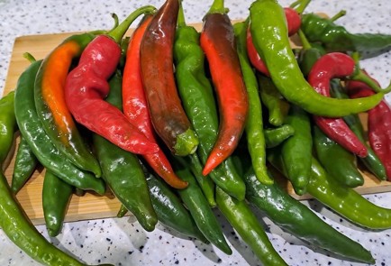 Фото шага рецепта Чилиперец на зиму в кислосладкой заливке 190598 шаг 2  