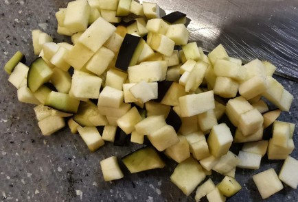 Фото шага рецепта Перец фаршированный грибами и баклажаном 173961 шаг 2  