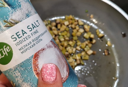 Фото шага рецепта Перец фаршированный грибами и баклажаном 173961 шаг 5  