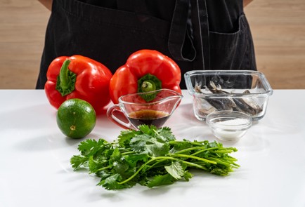 Фото шага рецепта Перец с килькой 176340 шаг 1  