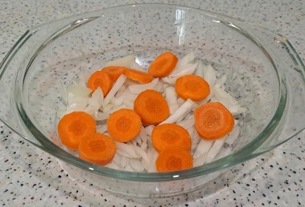 Фото шага рецепта Перепел в духовке с укропом морковью и луком 189555 шаг 6  