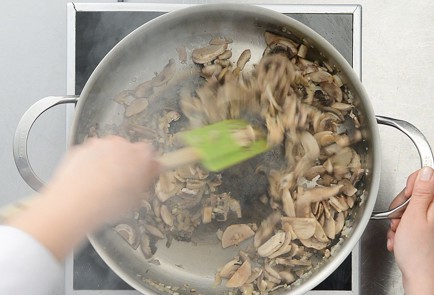 Фото шага рецепта Перлотто с рапанами 50800 шаг 3  