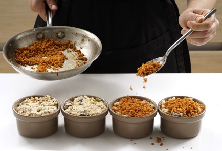 Фото шага рецепта Перловая каша с куриными сердечками 152828 шаг 10  