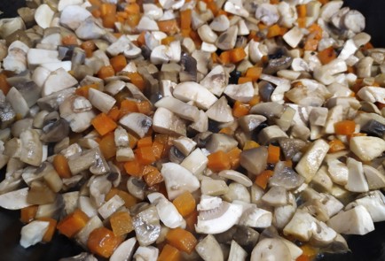 Фото шага рецепта Перловка с грибами и морковью 189393 шаг 6  