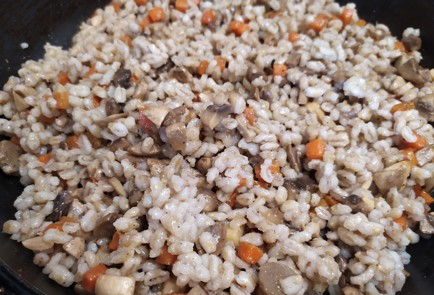 Фото шага рецепта Перловка с грибами и морковью 189393 шаг 9  