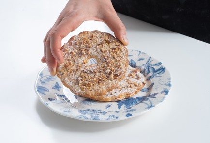 Фото шага рецепта Песочное кольцо с миндалем 152476 шаг 10  