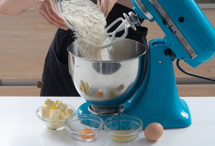 Фото шага рецепта Песочное кольцо с миндалем 152476 шаг 3  