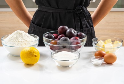 Фото шага рецепта Песочные пирожные со сливой 187036 шаг 1  