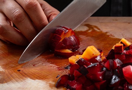 Фото шага рецепта Песочные пирожные со сливой 187036 шаг 5  