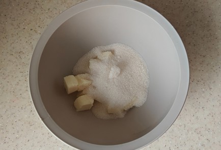 Фото шага рецепта Песочный пирог с ягодами 189891 шаг 2  