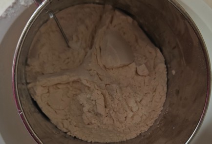 Фото шага рецепта Песочный пирог с ягодами 189891 шаг 3  