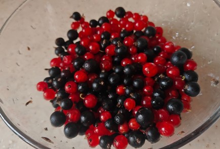 Фото шага рецепта Песочный пирог с ягодами 189891 шаг 7  