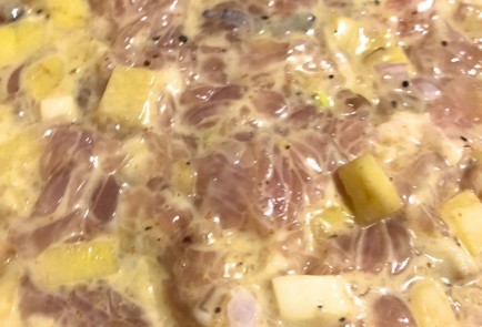 Фото шага рецепта Песочный закусочный пирог с кроликом 163288 шаг 2  