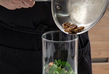 Фото шага рецепта Песто из черемши 176193 шаг 7  