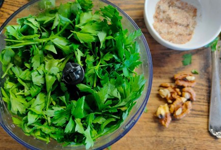 Фото шага рецепта Песто из инжира 174503 шаг 10  