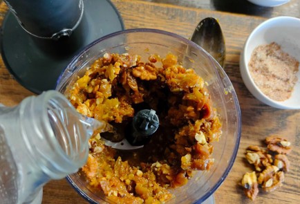 Фото шага рецепта Песто из инжира 174503 шаг 9  