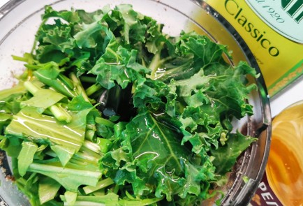 Фото шага рецепта Песто из кейла и руколы 174167 шаг 6  