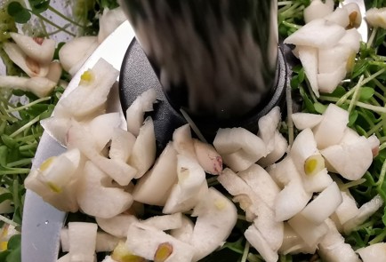 Фото шага рецепта Песто из микса микрозелени 173532 шаг 5  