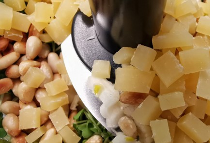 Фото шага рецепта Песто из микса микрозелени 173532 шаг 6  