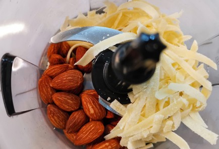 Фото шага рецепта Песто из руколы и кресссалата 173998 шаг 3  