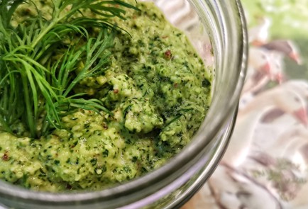 Фото шага рецепта Песто из укропа и кинзы 174008 шаг 10  