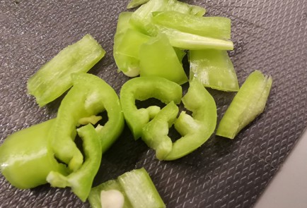 Фото шага рецепта Песто из укропа и кинзы 174008 шаг 2  