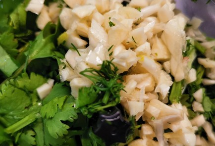 Фото шага рецепта Песто из укропа и кинзы 174008 шаг 5  