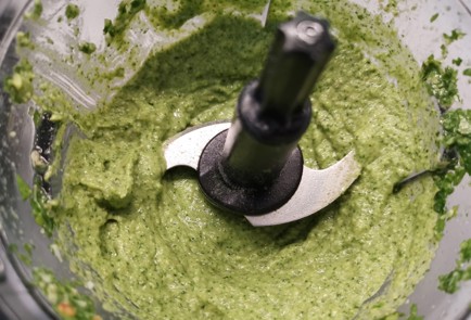 Фото шага рецепта Песто из зелени 187707 шаг 10  