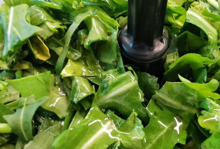 Фото шага рецепта Песто с жареным баклажаном 152351 шаг 4