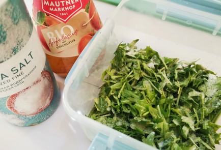 Фото шага рецепта Песто 189485 шаг 7  