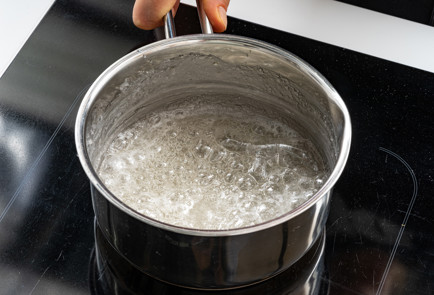 Фото шага рецепта Петушок на палочке 189922 шаг 4  