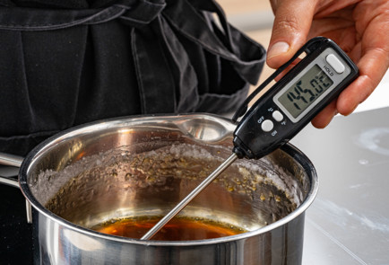 Фото шага рецепта Петушок на палочке 189922 шаг 6  