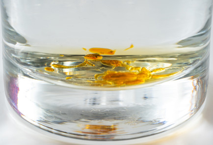 Фото шага рецепта Петушок на палочке 189922 шаг 7  