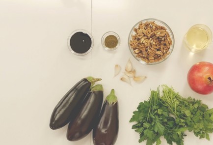 Фото шага рецепта Рулетики из баклажанов пхали бадриджани 125341 шаг 1  