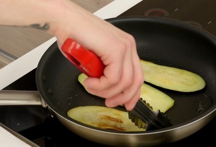 Фото шага рецепта Рулетики из баклажанов пхали бадриджани 125341 шаг 6  