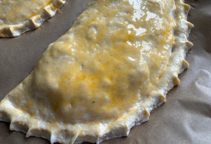 Фото шага рецепта Пицца кальцоне 186532 шаг 20  