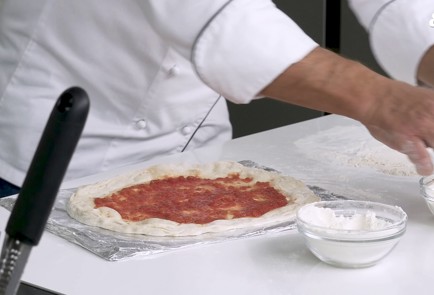 Фото шага рецепта Пицца Маргарита в духовке 151599 шаг 10  